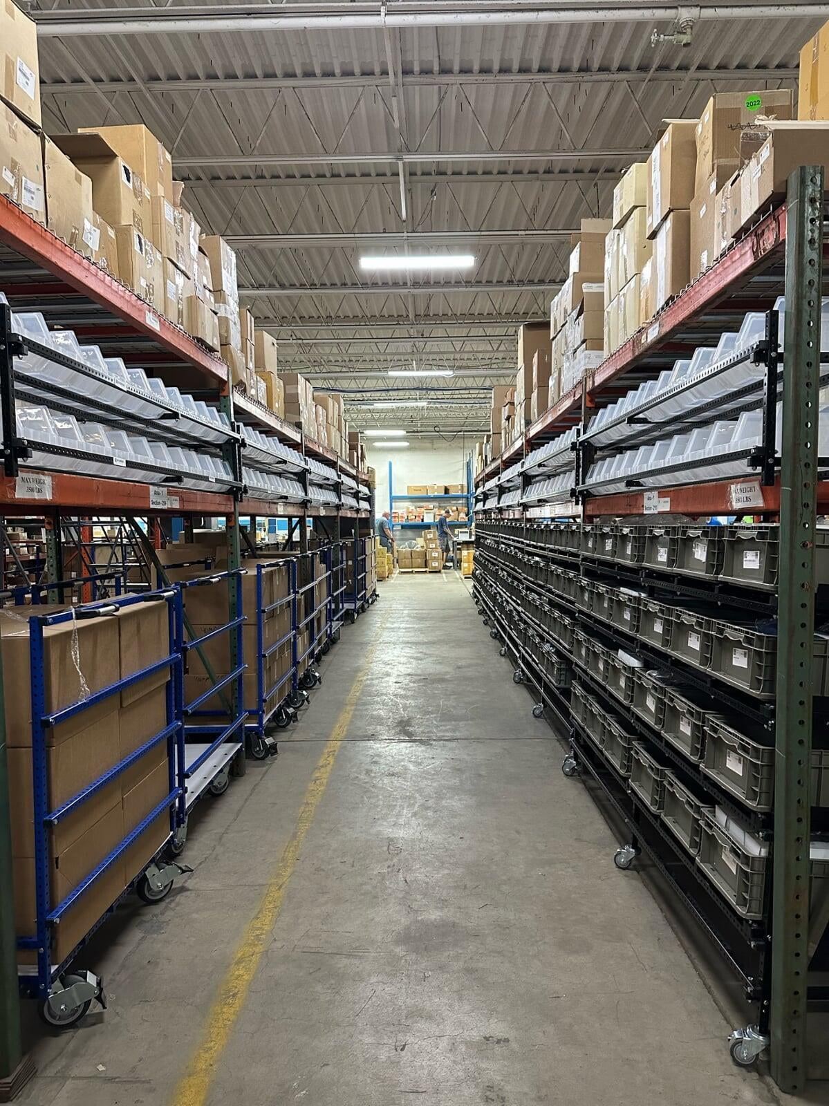Warehouse Carton Flow Rack made of steel tubes.